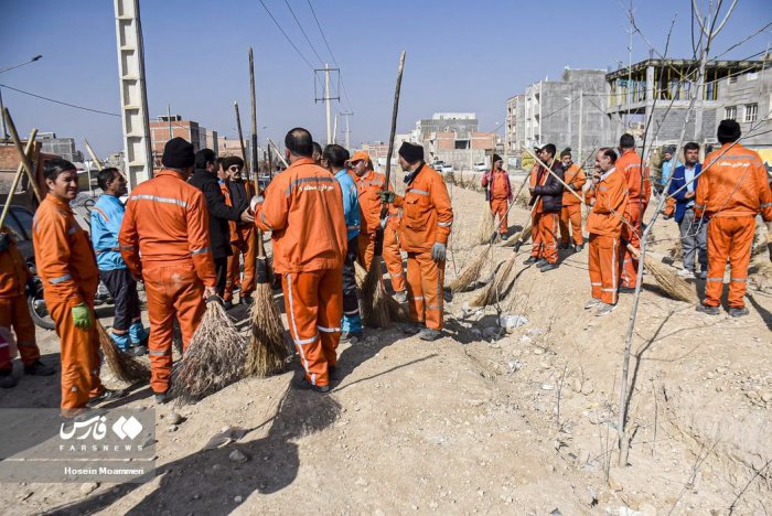 محله تکانی شهر در نوروز محلات ملکش - شهرک فرهنگیان - معراج - کوی امام هادی - وحدت نظافت شدند